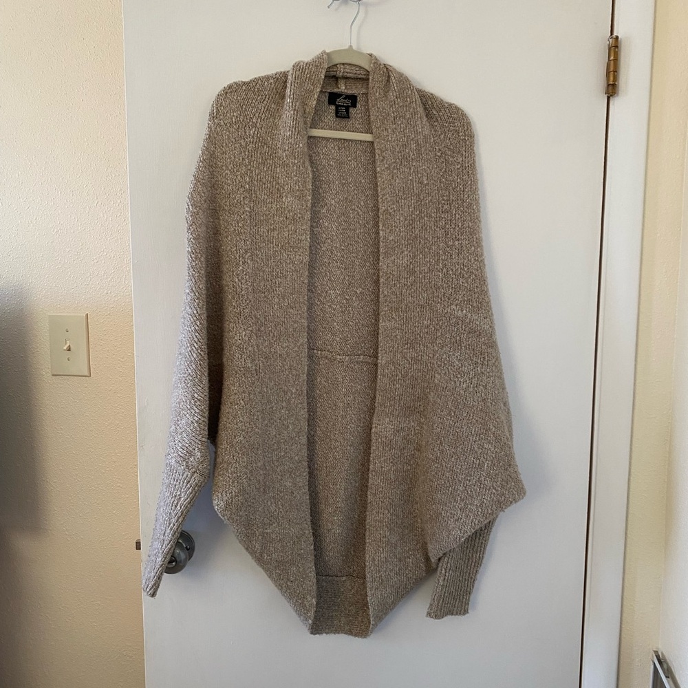 Maternity cozy oversized sweater. Brand: Loved by Heidi Klum Small